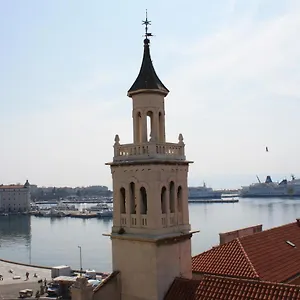 Top Of The Tops Center Apartment, Best Sea View In Town Apartment